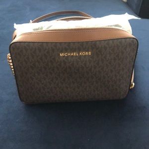 Michael Kors Brown Jet Set Lg East West Cross-body